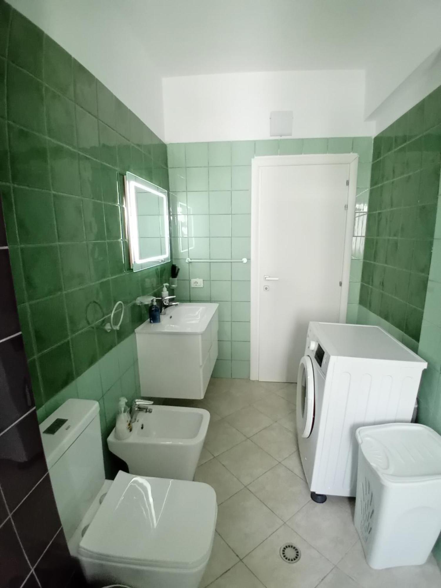 Luxury Appartament Lungomare Вльора Екстер'єр фото